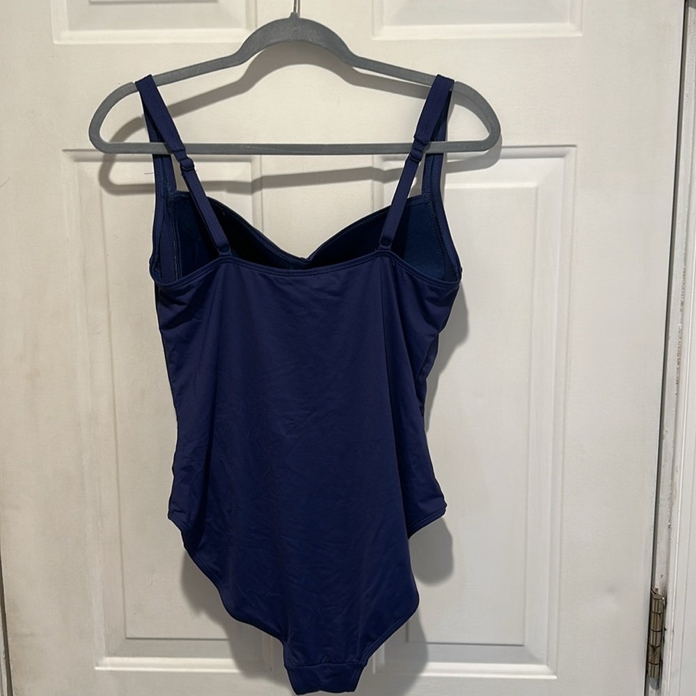 Nip Tuck Multi fit Cup Slimming One Piece Swimsuit - Picture 2 of 6